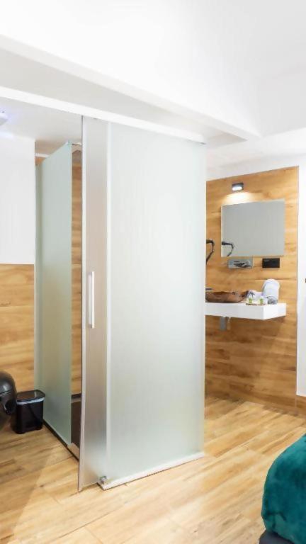 Ilustre Rooms Малага Номер фото