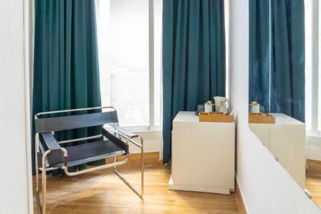 Ilustre Rooms Малага Номер фото
