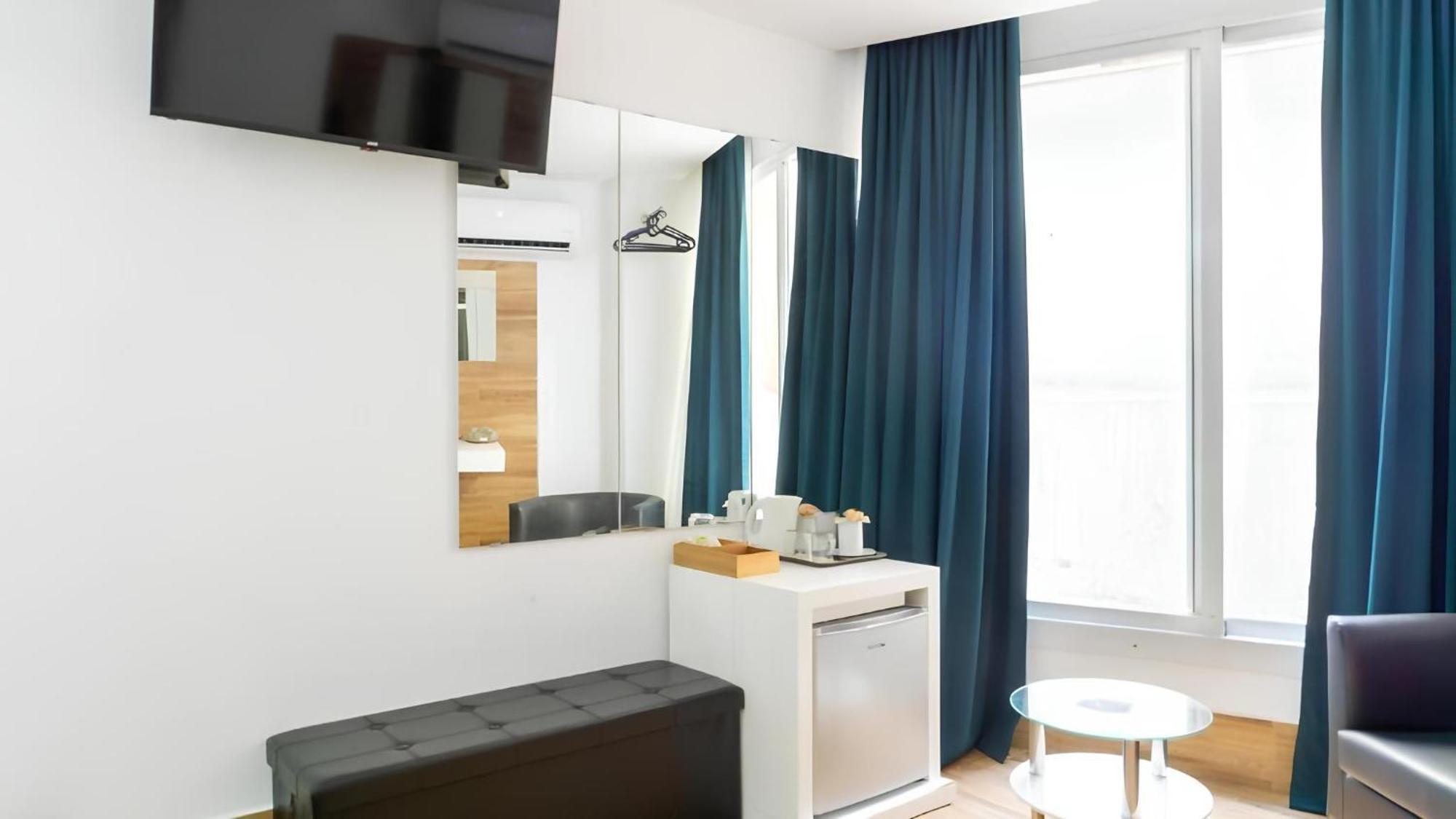 Ilustre Rooms Малага Экстерьер фото